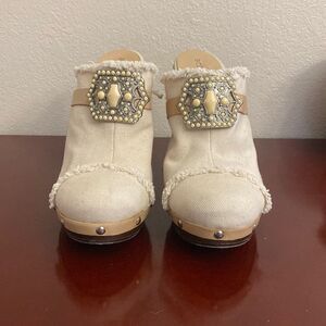 - BCBGeneration Women's Davis Clog Cream Canvas 10B